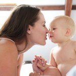 Окситоцин может может оказывать влияние на социальное поведение матери